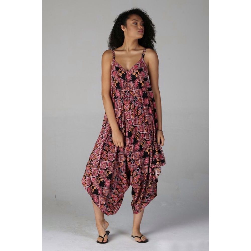 ANGIE Batik Print V Neck Sleeveless Slouchy Harem Jumpsuit Cropped - Picture 2 of 5